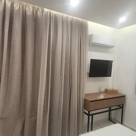 Iolena Seaview Апартаменты Пила