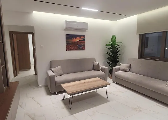 Iolena Seaview פיילה