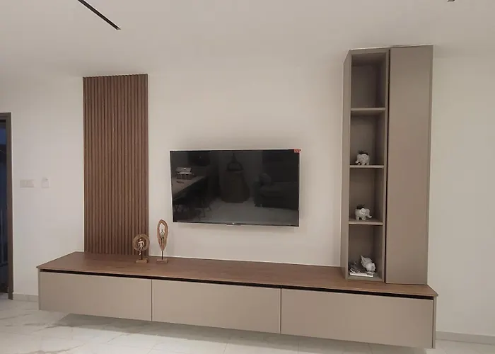 Iolena Seaview דירה